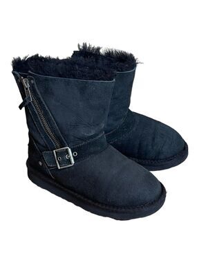 UGG Blaise boys kids black short boots zipper & buckle Sz 1 US
